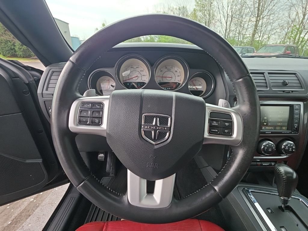 Used 2014 Dodge Challenger SXT Plus image 17