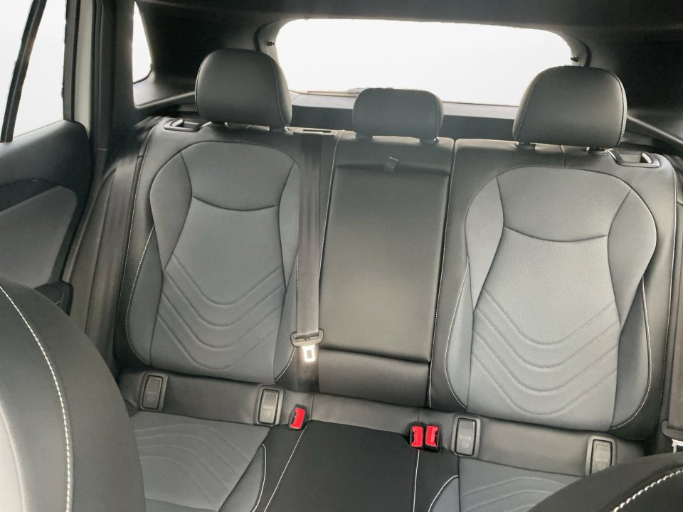 New 2026 Volkswagen Tiguan SE R-Line AWD/4WD image 12