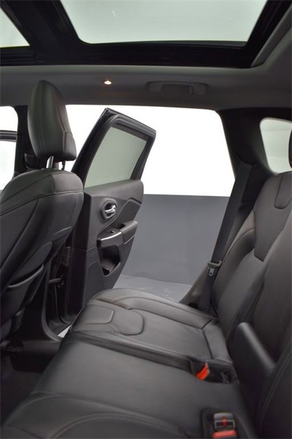 Used 2022 Jeep Cherokee Limited image 8