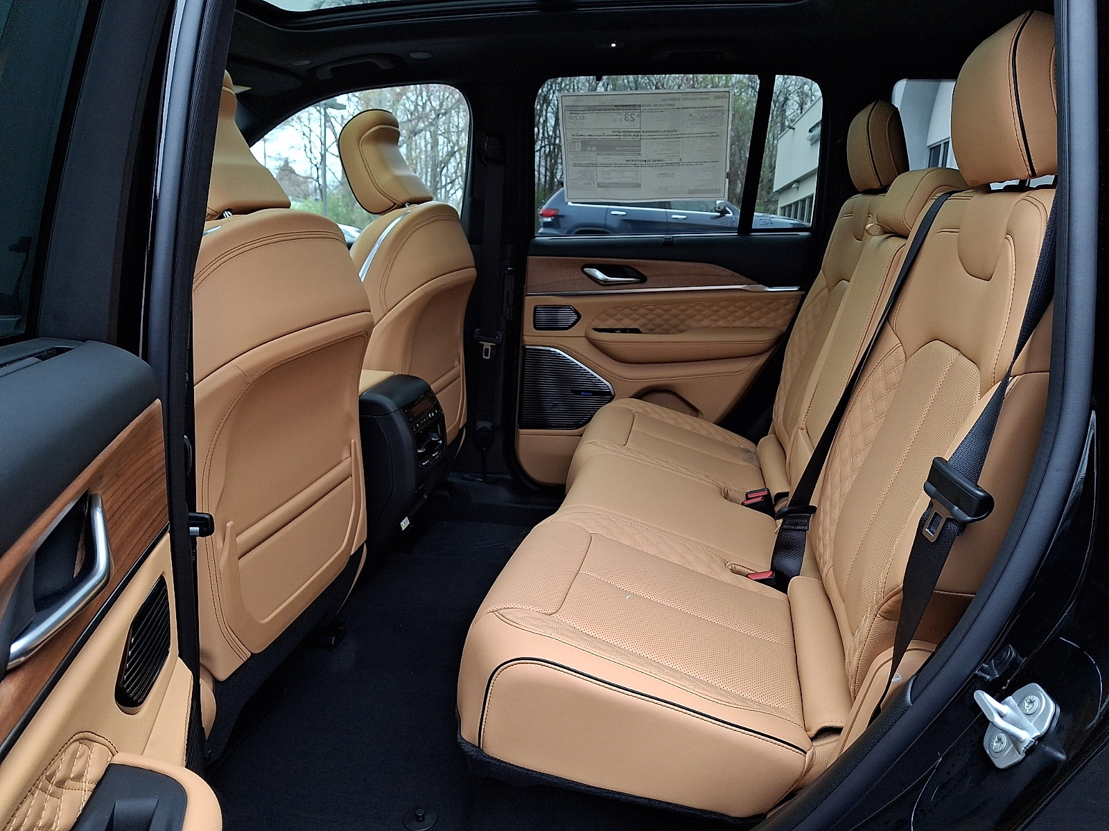 New 2026 Jeep Grand Cherokee Summit image 6