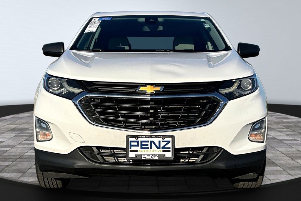 Used 2020 Chevrolet Equinox LS AWD/4WD image 2