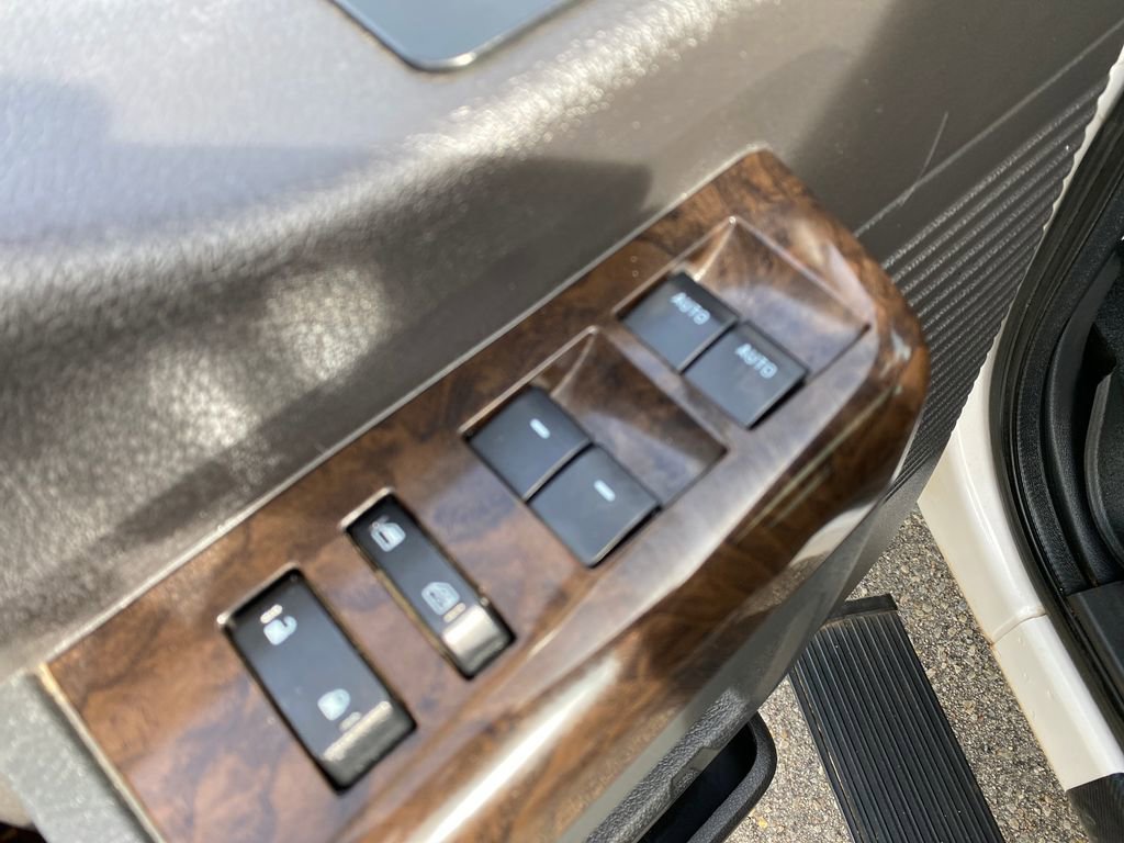 Used 2016 Ford F250 Platinum w/ FX4 Off-Road Package AWD/4WD image 13