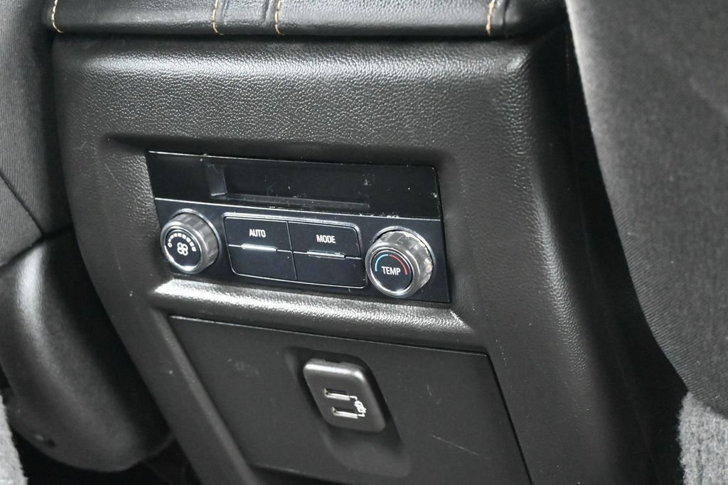 Used 2019 Chevrolet Traverse LT FWD image 37