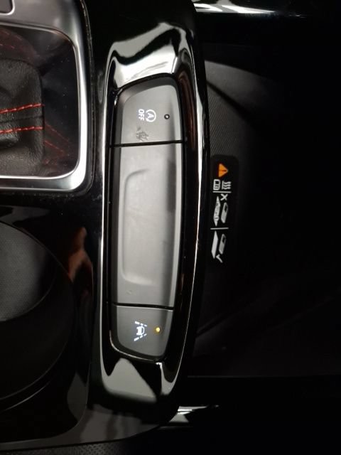 Used 2025 Chevrolet Trax RS w/ Sunroof Package FWD image 31