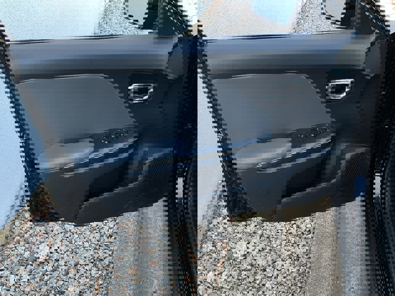 Used 2025 Kia K4 LXS image 13