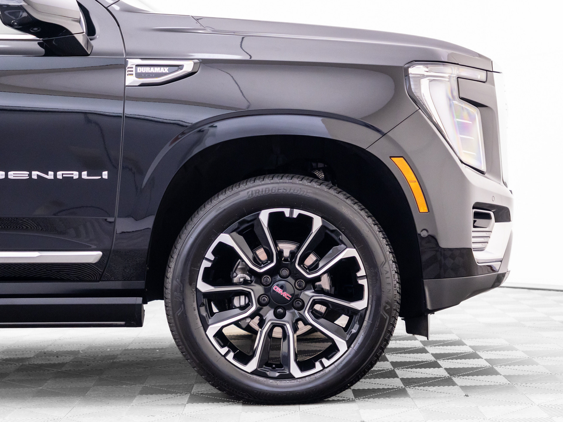 Used 2025 GMC Yukon Denali w/ Denali Reserve Package AWD/4WD image 35