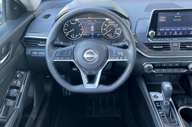 Used 2023 Nissan Altima 2.5 SV image 16