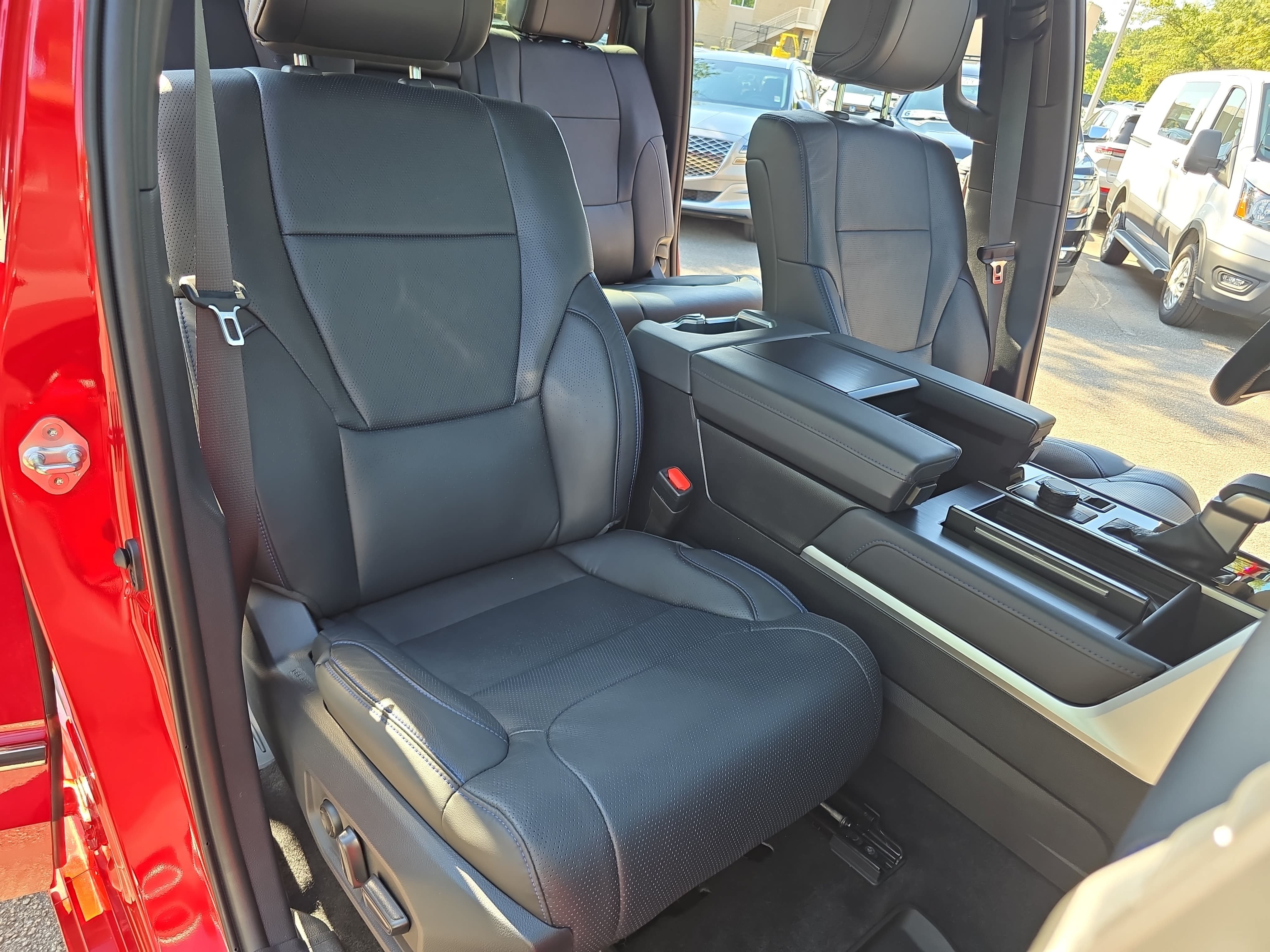 Used 2025 Toyota Tundra Platinum AWD/4WD image 10