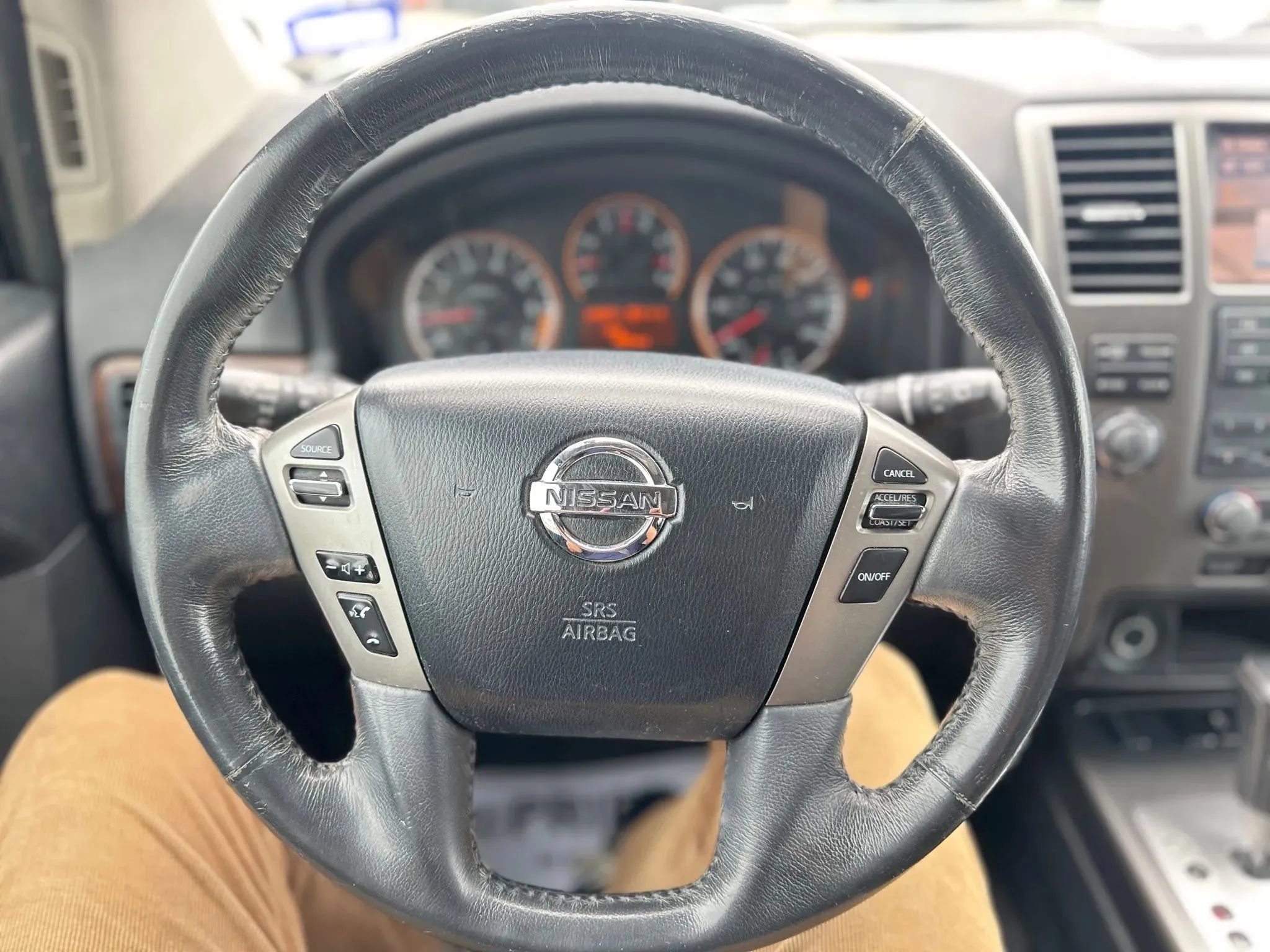 Used 2015 Nissan Armada SL image 27