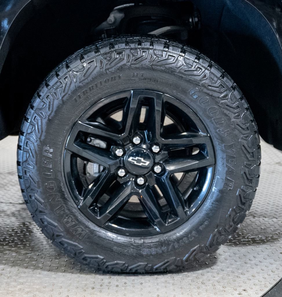 Used 2023 Chevrolet Silverado 1500 LT Trail Boss image 13