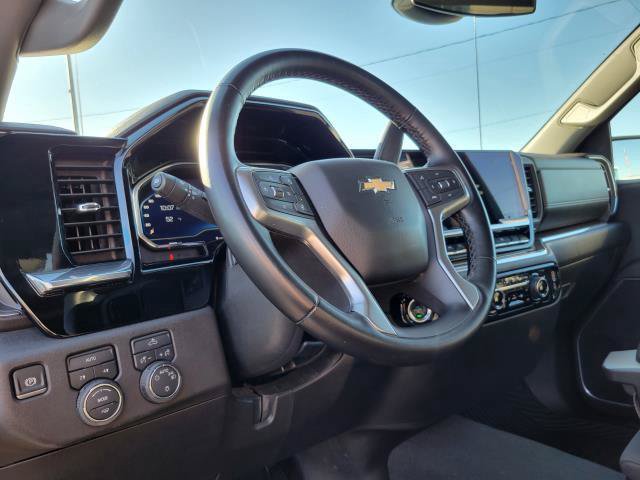 Used 2025 Chevrolet Silverado 1500 LT AWD/4WD image 10