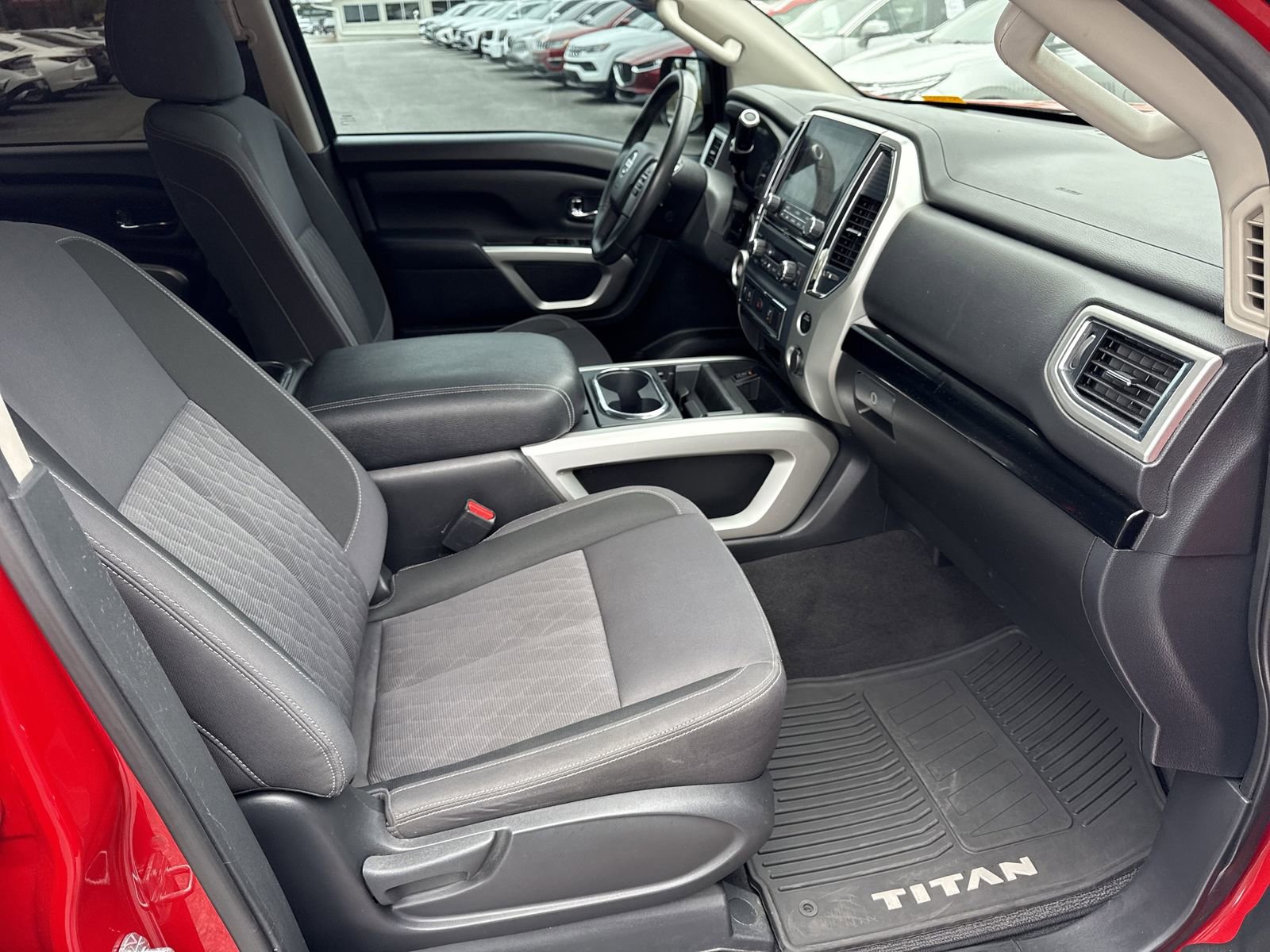 Used 2020 Nissan Titan SV w/ SV Convenience Package image 31