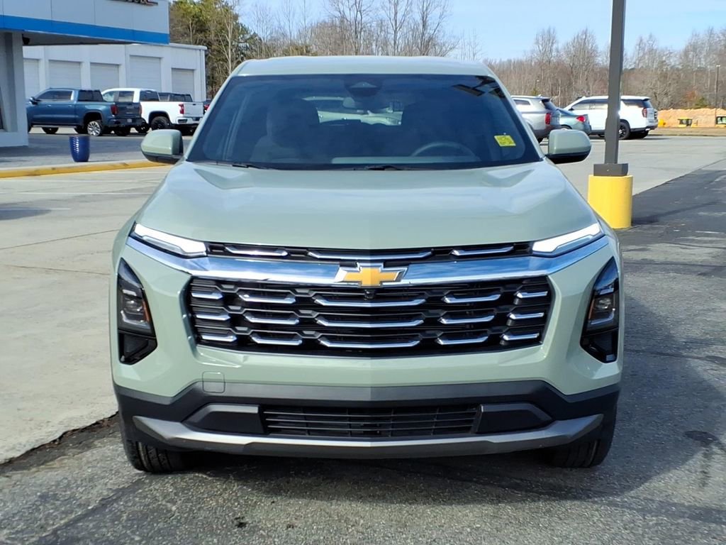 New 2026 Chevrolet Equinox LT image 2