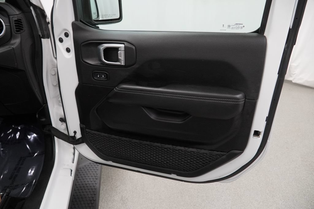 Used 2023 Jeep Wrangler Unlimited Sahara w/ Cold Weather Group AWD/4WD image 46