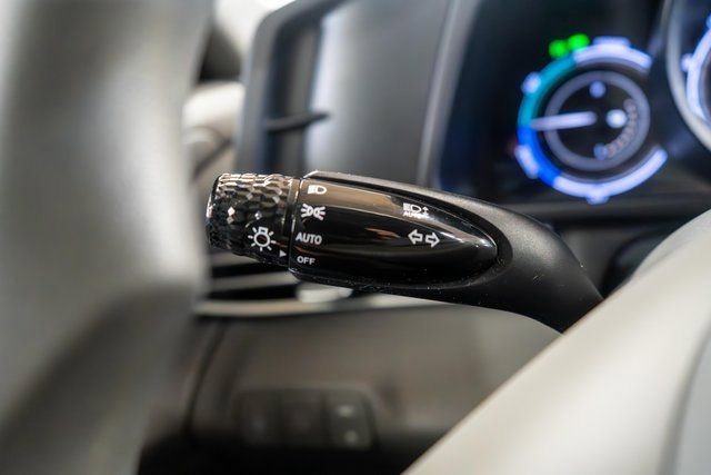 Used 2021 Hyundai Elantra Blue image 23