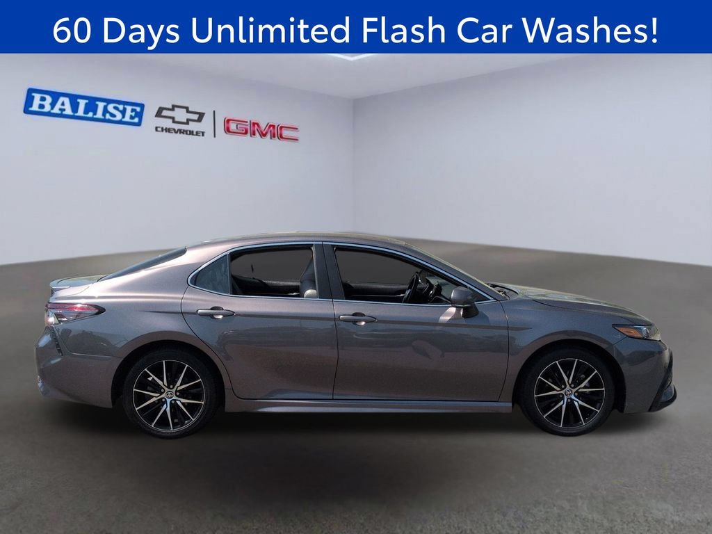 Used 2024 Toyota Camry SE FWD image 3