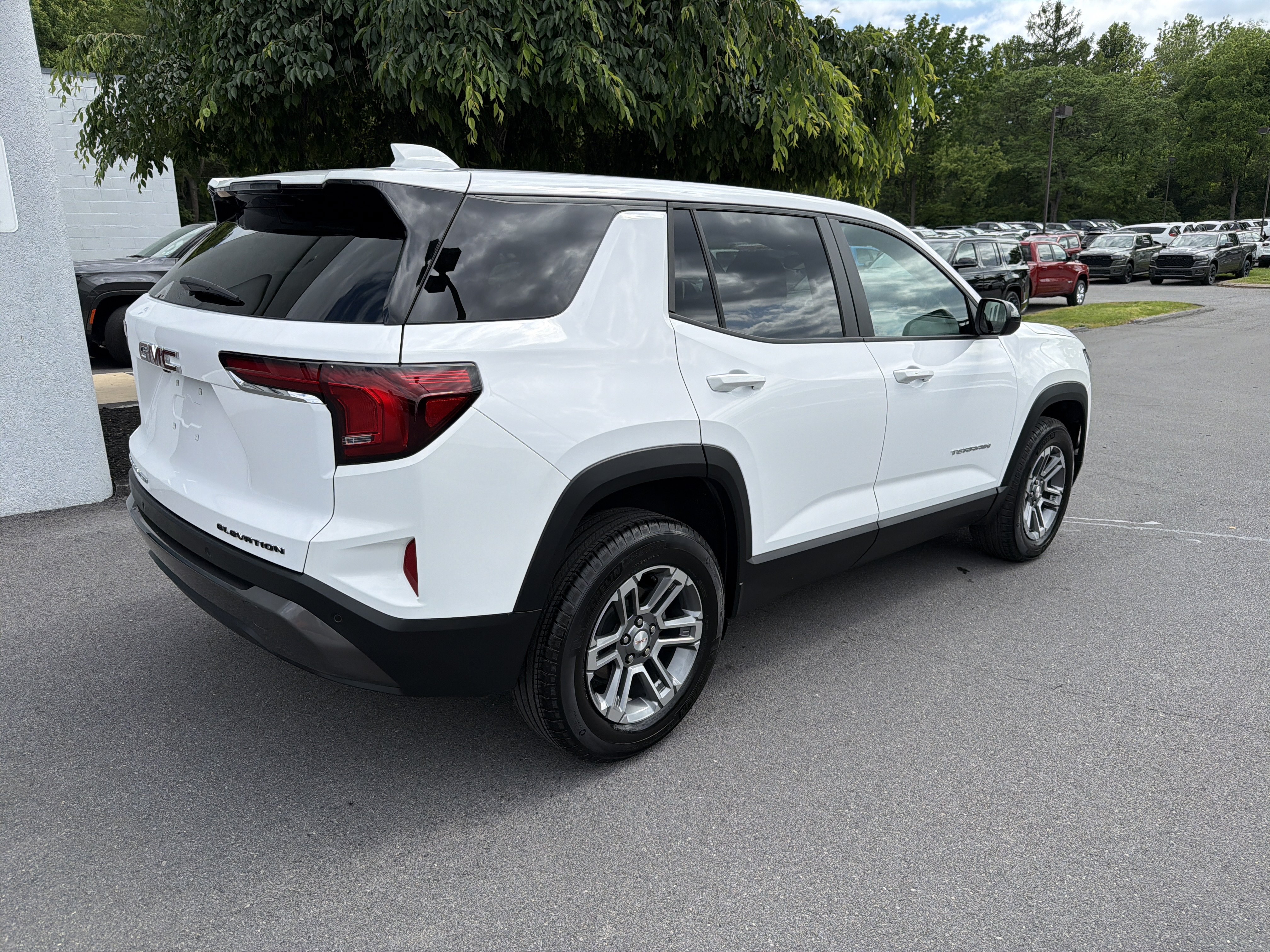 Used 2026 GMC Terrain Elevation AWD/4WD image 3
