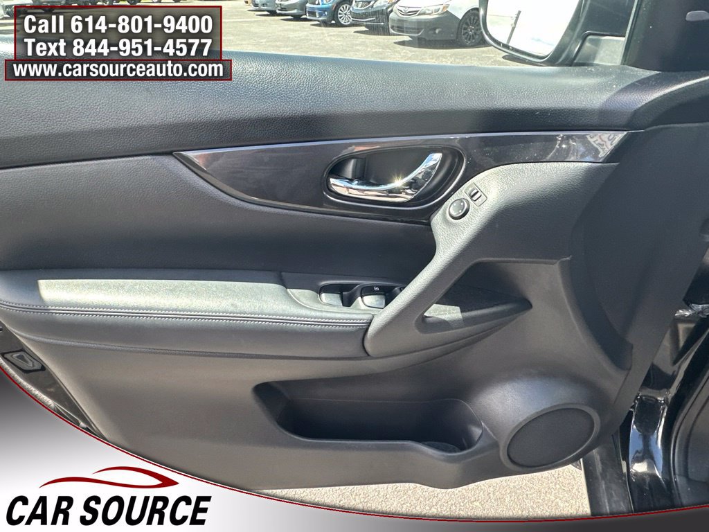 Used 2018 Nissan Rogue SV AWD/4WD image 10