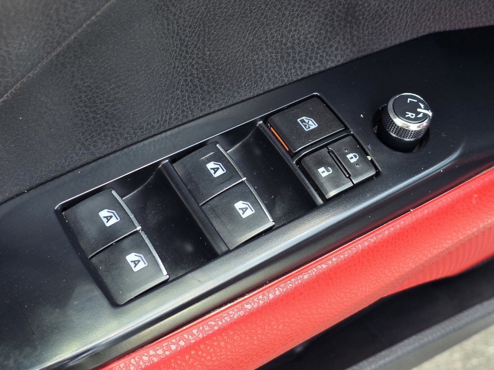 Used 2019 Toyota Camry XSE image 21