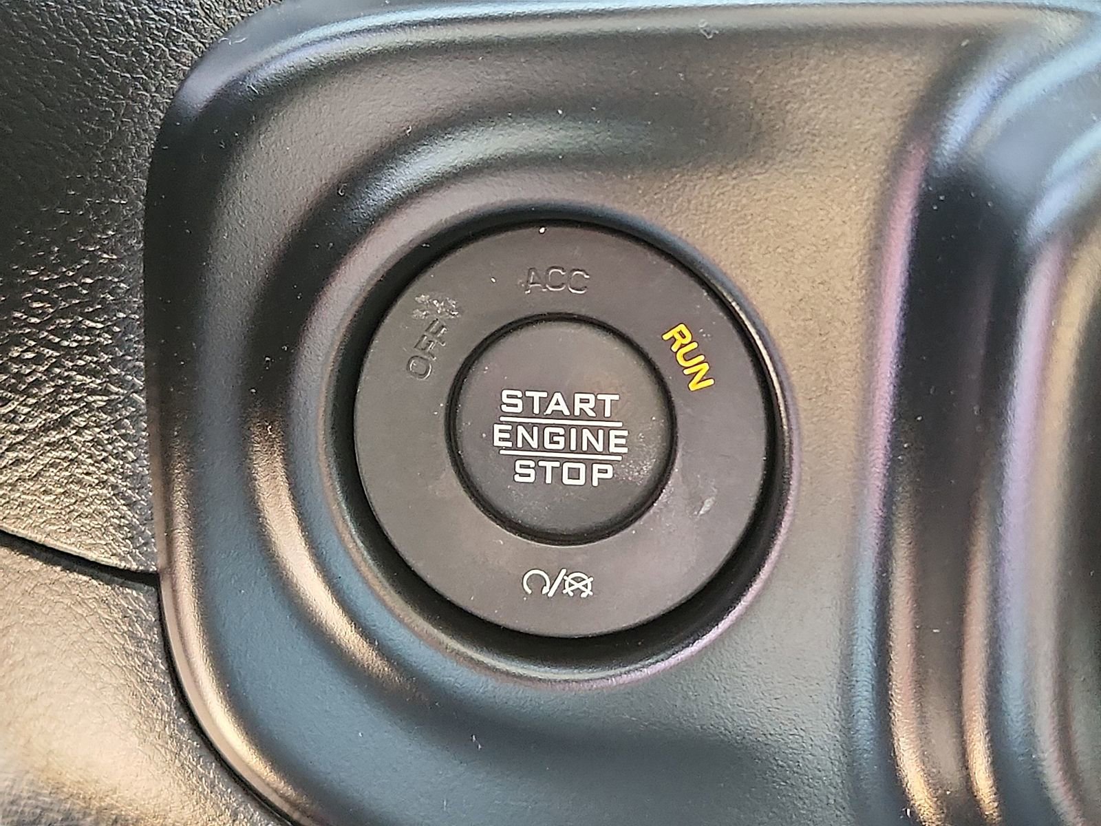 Used 2020 Jeep Wrangler Unlimited Sahara image 18