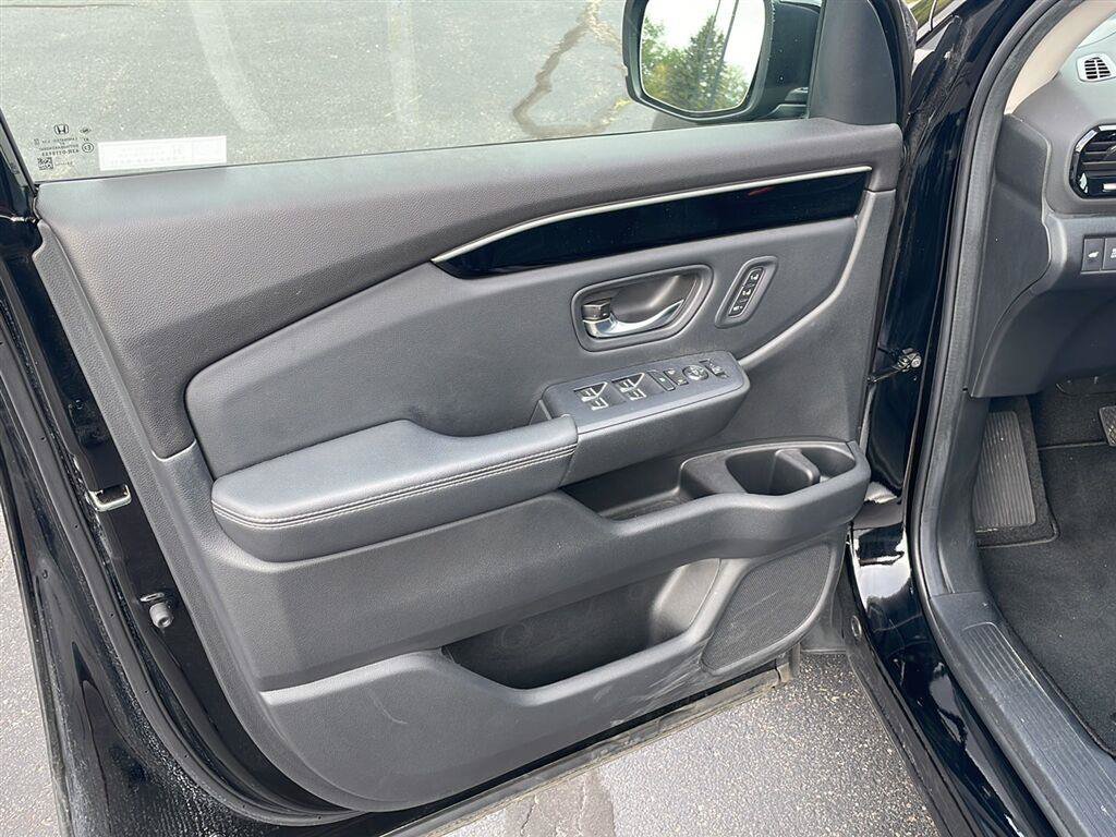 Used 2024 Honda Pilot Touring image 19