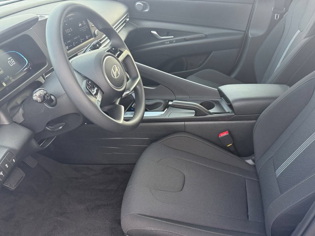 New 2026 Hyundai Elantra SE FWD image 10