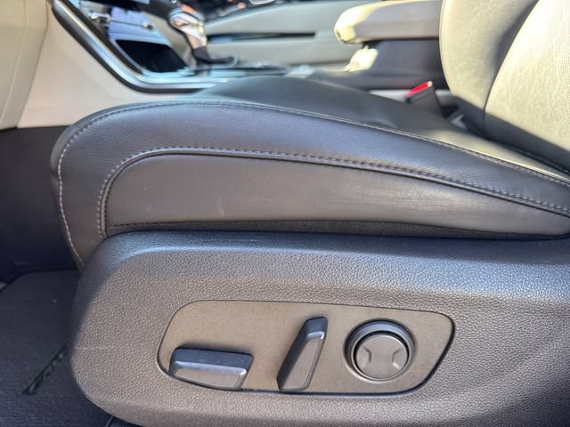 Used 2024 Kia Carnival EX FWD image 13