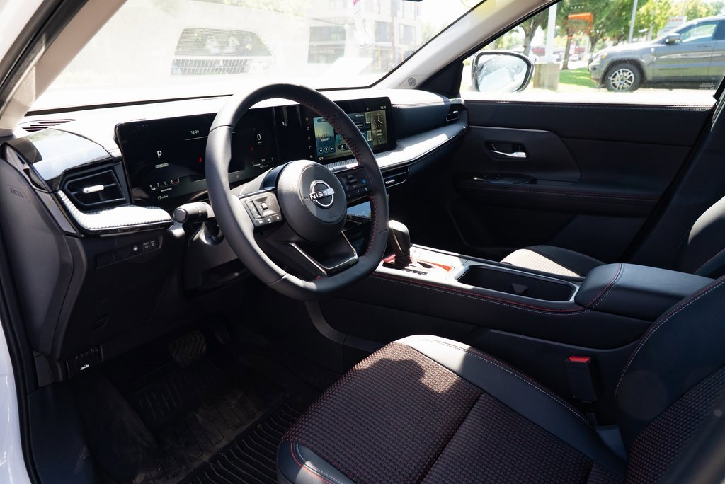 New 2025 Nissan Kicks SR w/ Interior Electronics Package image 18
