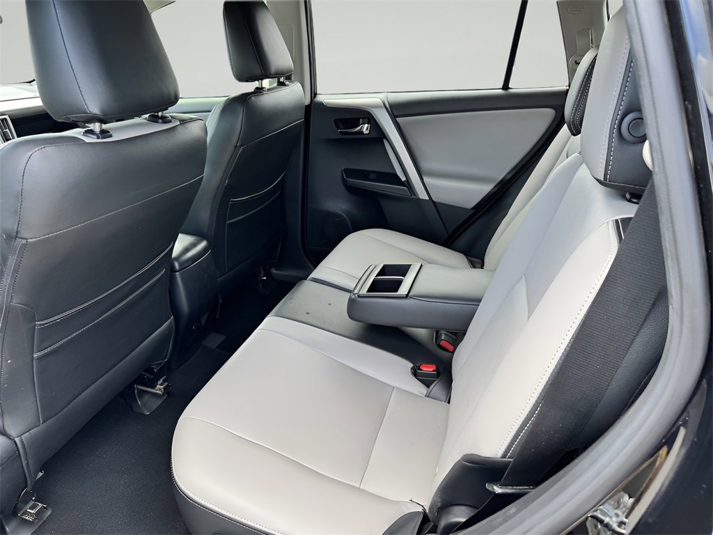 Used 2018 Toyota RAV4 XLE image 30
