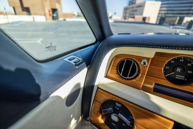 Used 2010 Rolls-Royce Phantom Drophead Coupe RWD image 41
