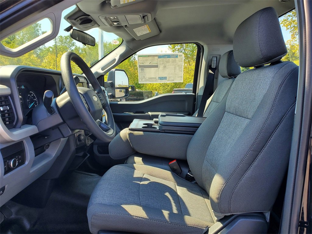 New 2026 Ford F350 4x4 Regular Cab Super Duty image 6