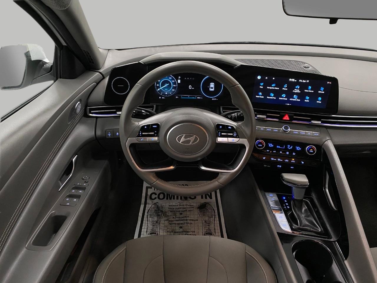 Used 2025 Hyundai Elantra SEL image 13