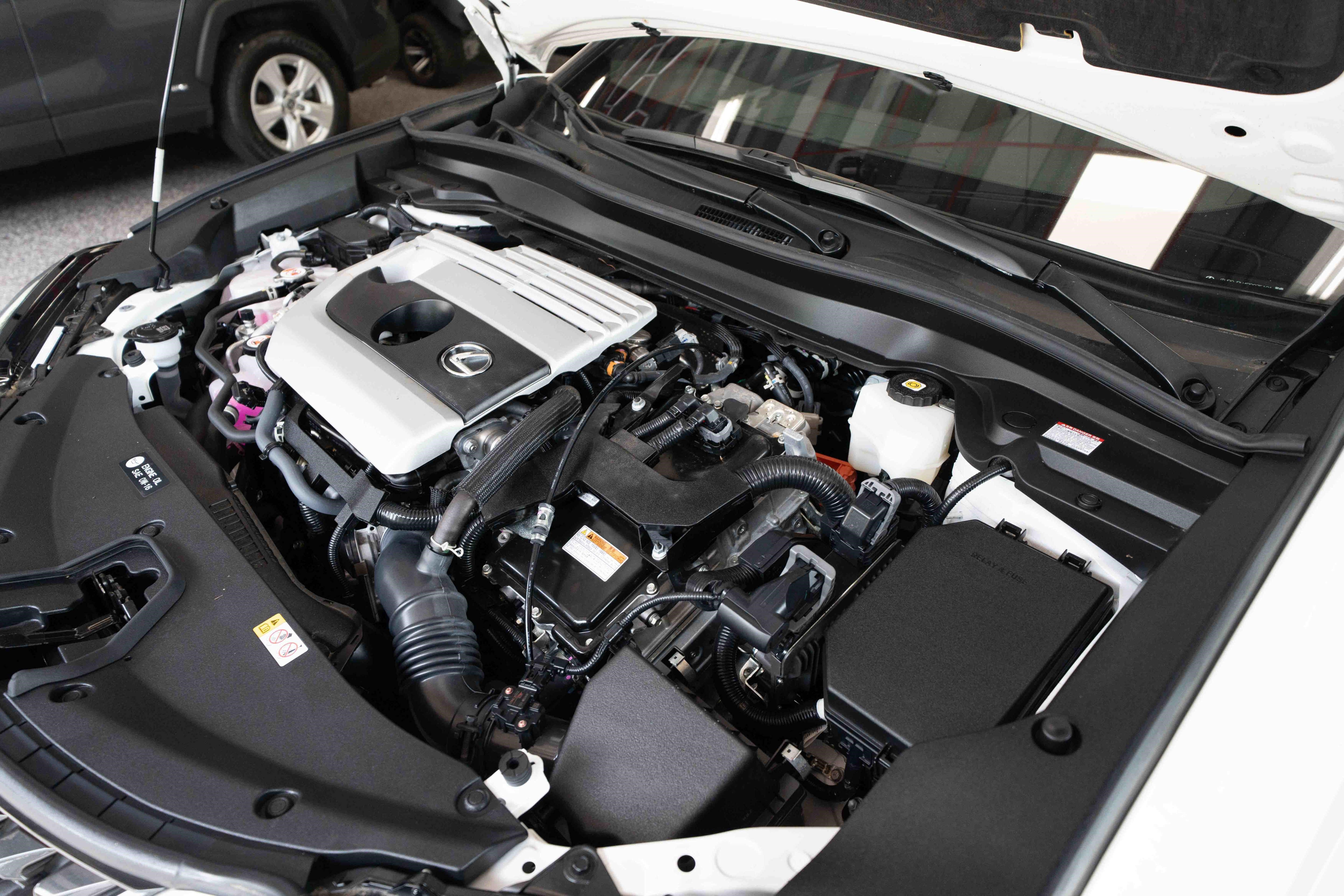 Used 2024 Lexus UX 250h AWD w/ Premium Package image 34