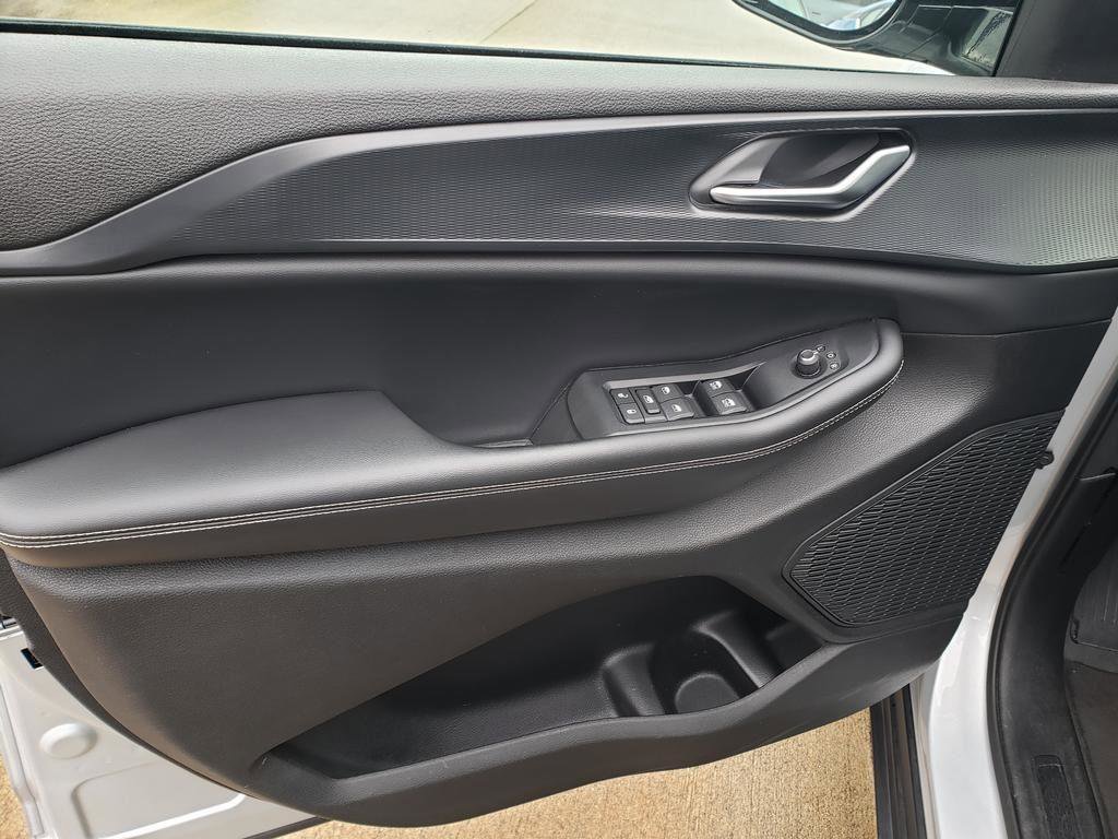 Used 2023 Jeep Grand Cherokee L Laredo image 18