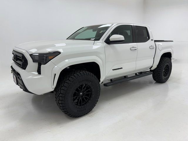 Used 2024 Toyota Tacoma SR5 AWD/4WD image 5