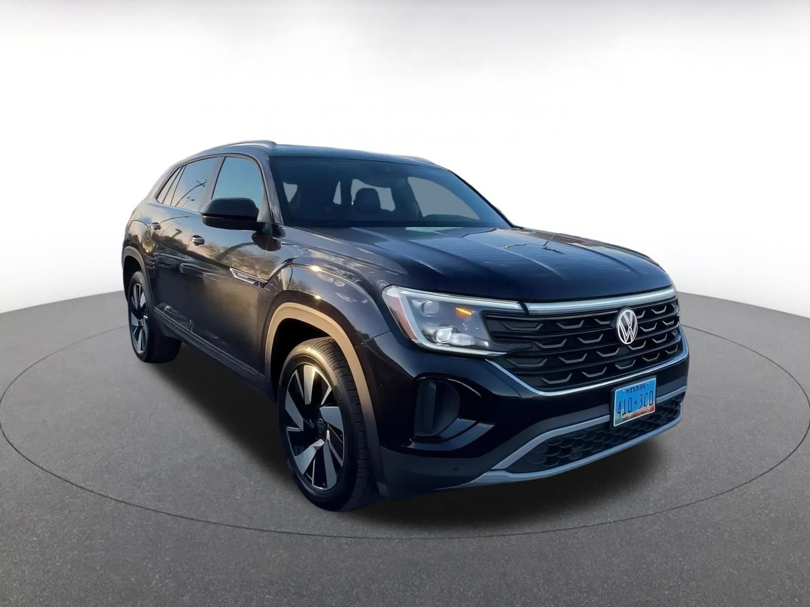 Used 2025 Volkswagen Atlas Cross Sport SE image 3