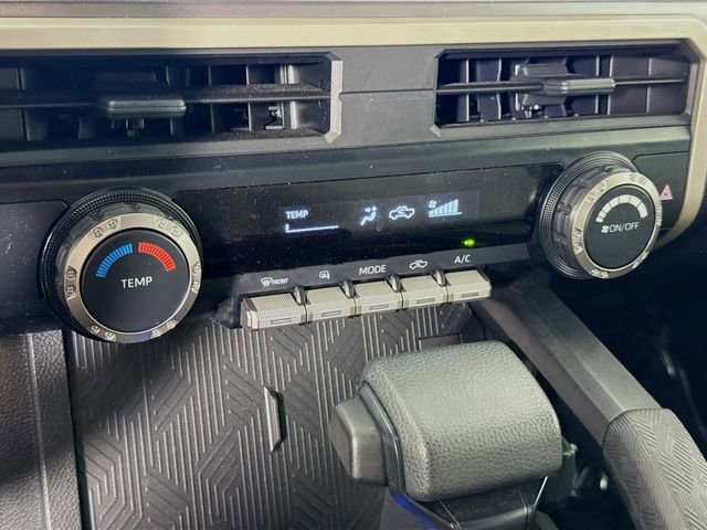 Certified 2024 Toyota Tacoma SR5 AWD/4WD image 15