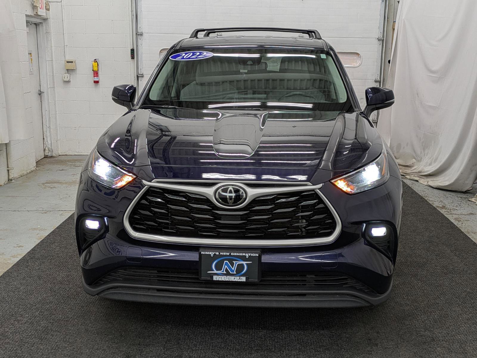 Used 2022 Toyota Highlander LE image 32