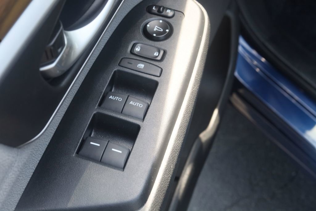 Used 2017 Honda CR-V EX image 19