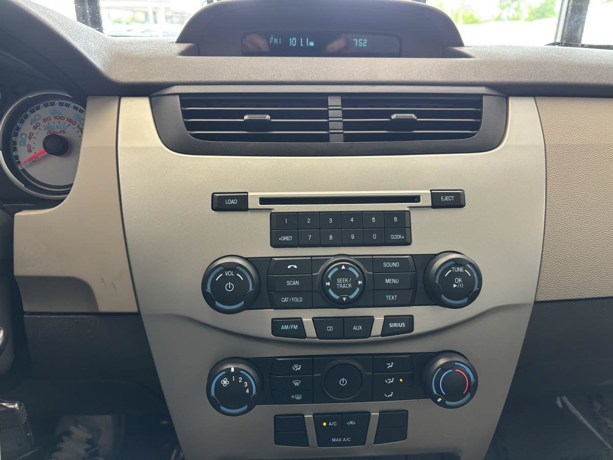 Used 2008 Ford Focus SE FWD image 16