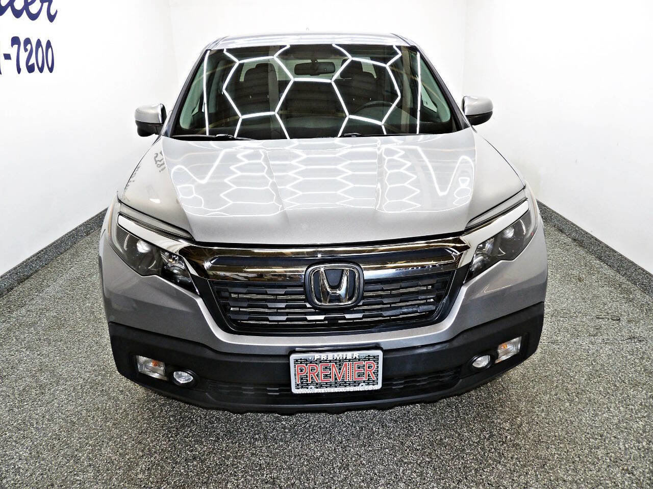 Used 2017 Honda Ridgeline RTL-T image 2