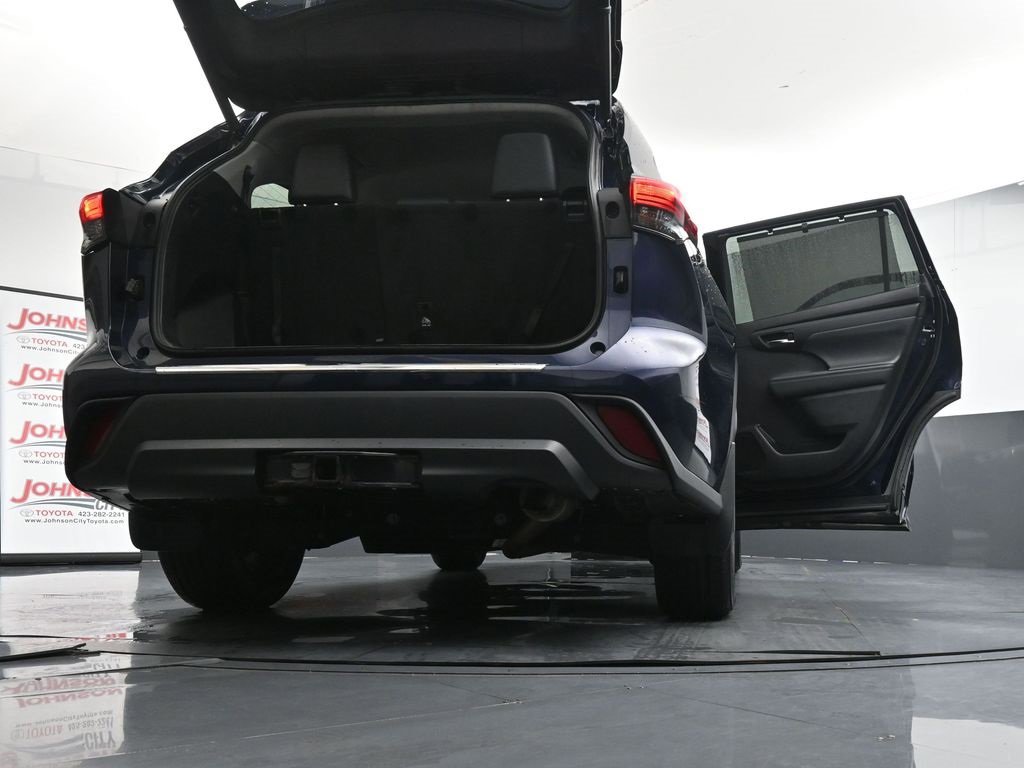 Used 2020 Toyota Highlander XLE image 46