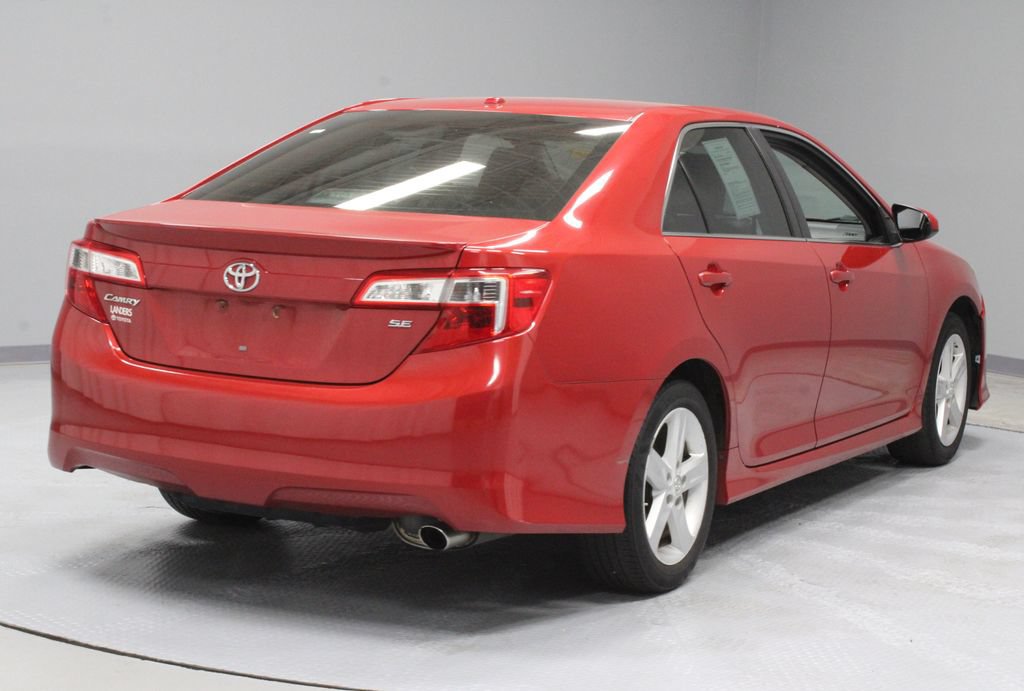 Used 2012 Toyota Camry SE FWD image 6