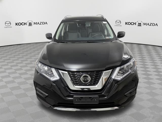 Used 2019 Nissan Rogue SV image 2