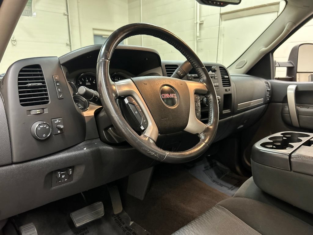 Used 2011 GMC Sierra 1500 SLE w/ SLE Preferred Package AWD/4WD image 10