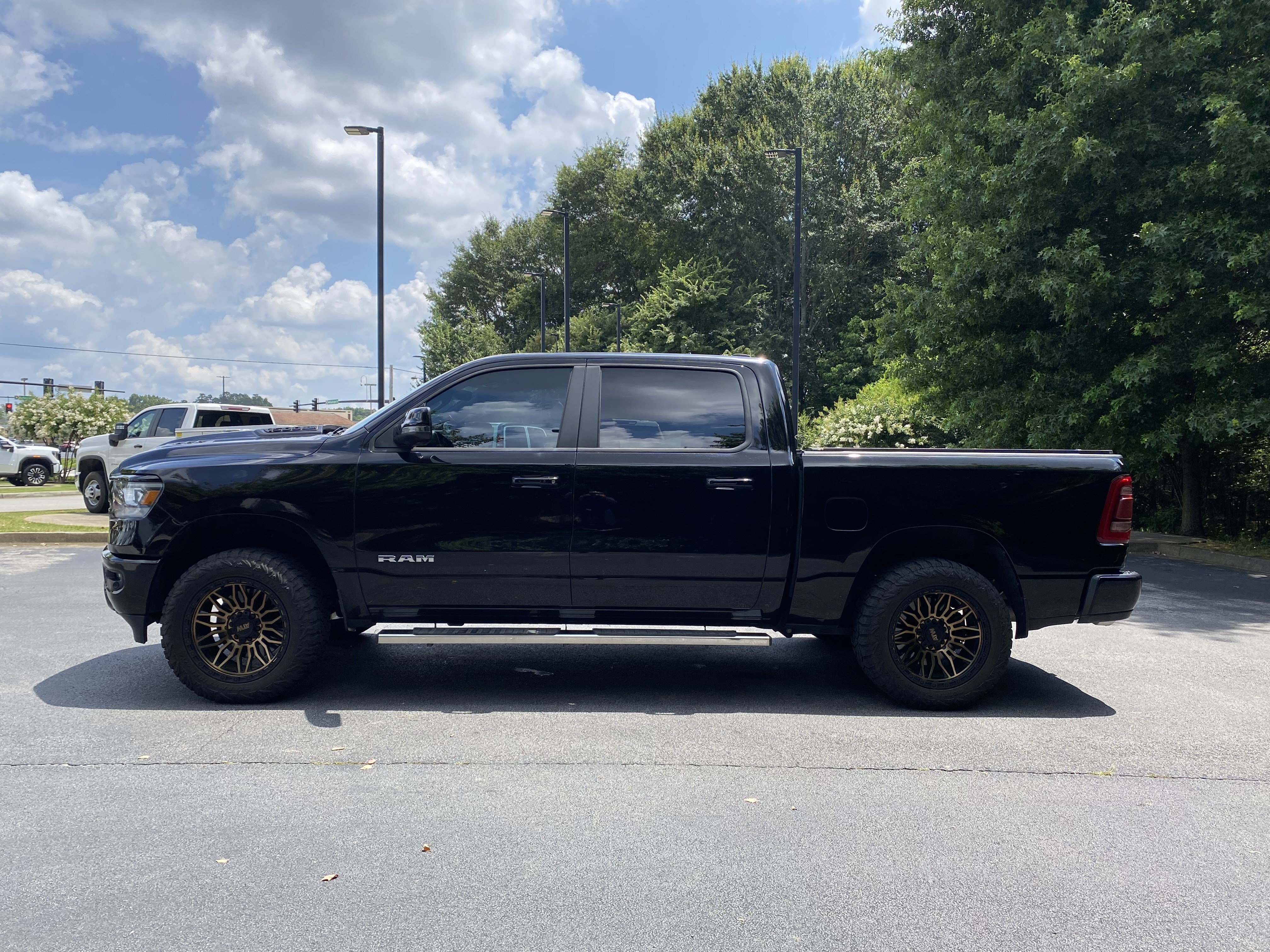 Used 2023 RAM 1500 Laramie AWD/4WD image 6