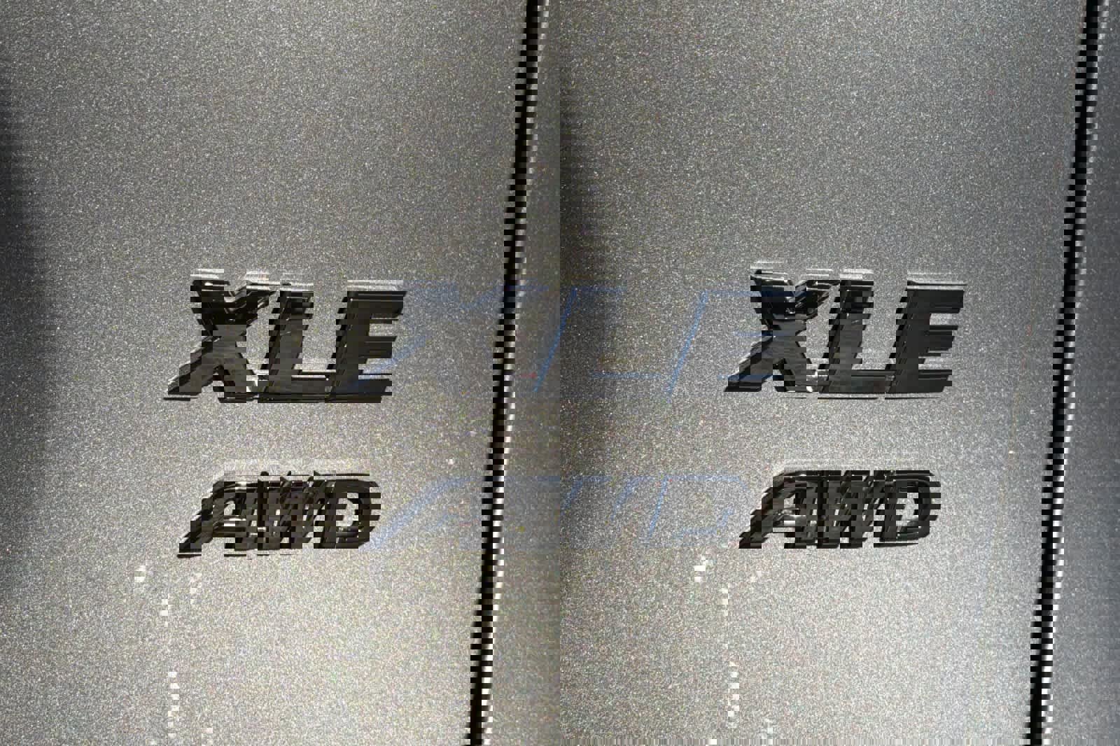 Used 2021 Toyota RAV4 XLE image 12