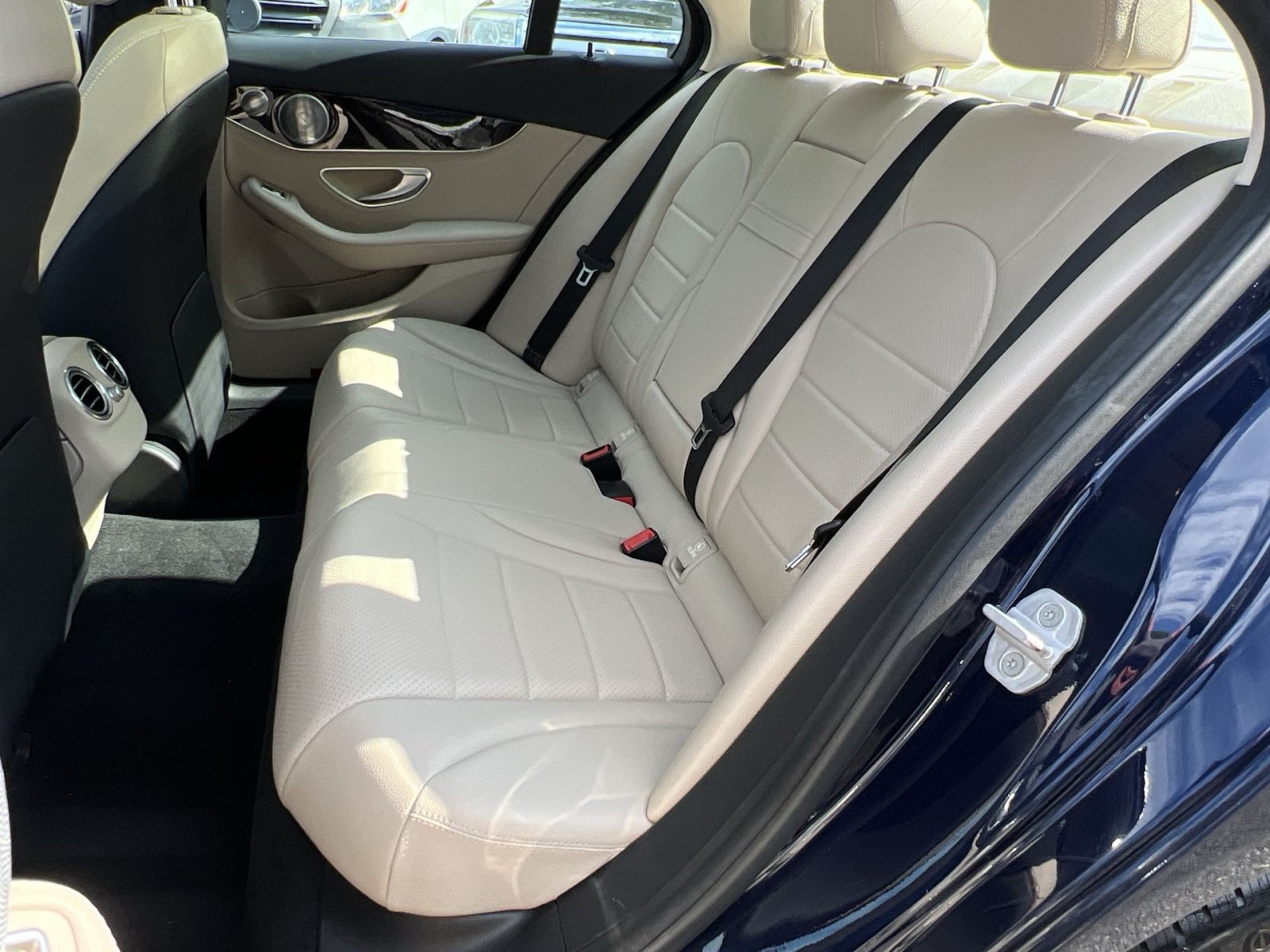 Used 2015 Mercedes-Benz C 300 4MATIC Sedan image 30