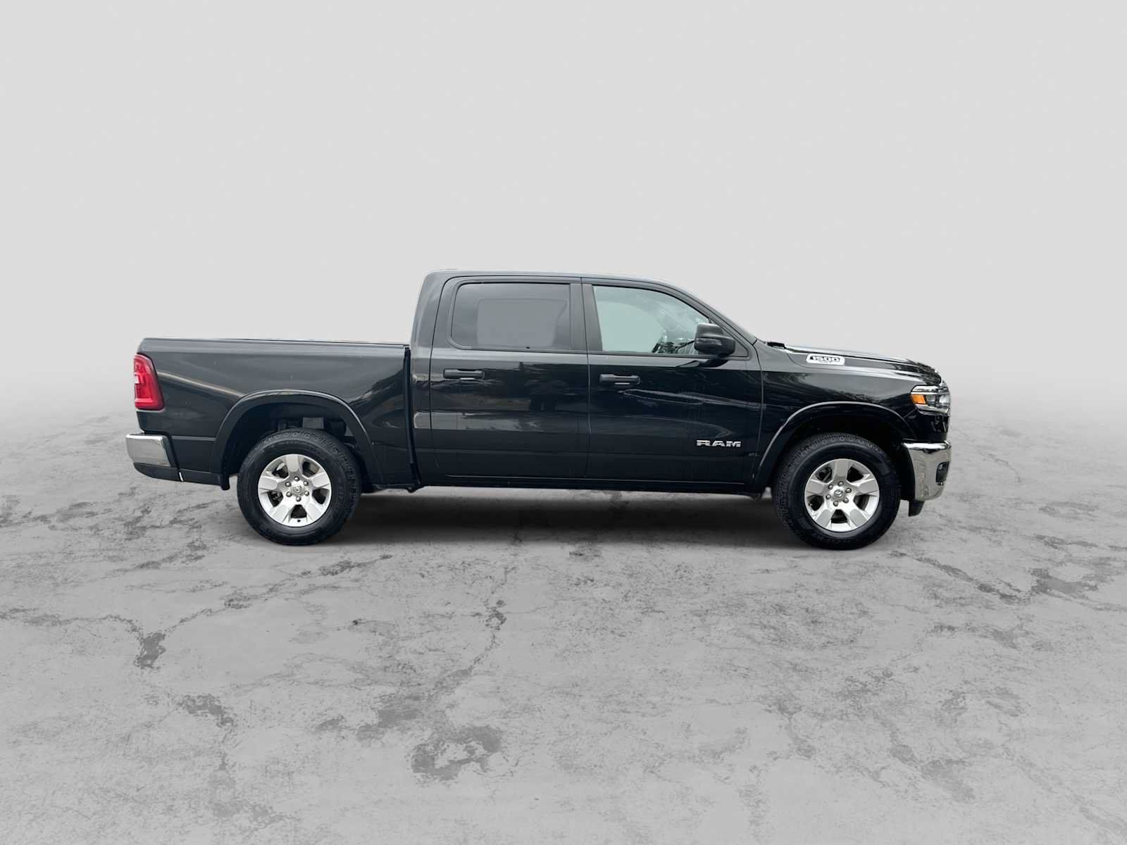 Certified 2025 RAM 1500 Big Horn AWD/4WD image 9