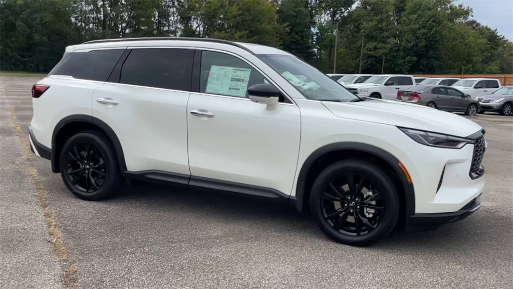 Certified 2025 INFINITI QX60 Luxe w/ Black Edition image 2